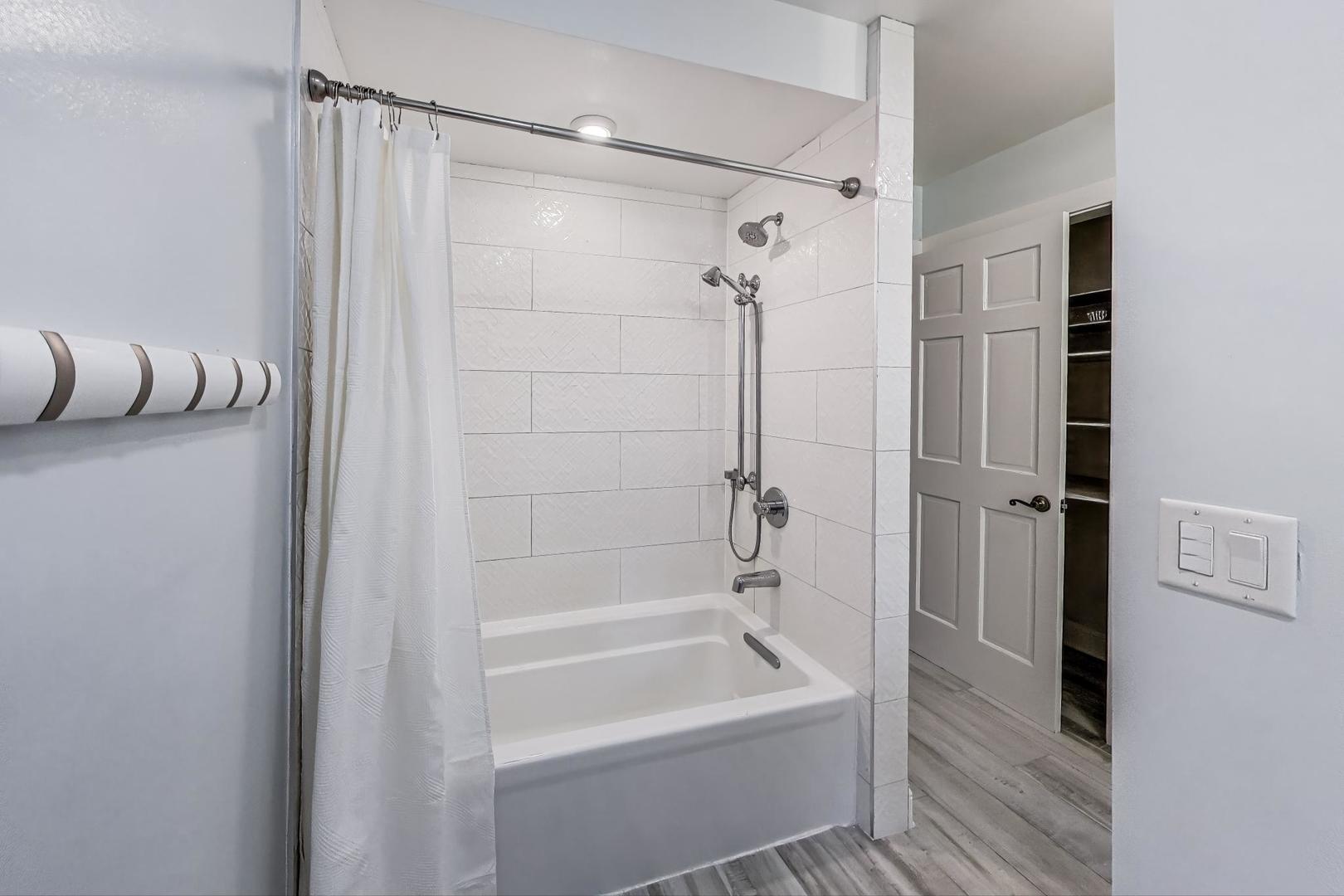 222 Bradwell Road Inverness, IL 60010 - Photo 31 of 46 a bathroom with a bathtub and a shower