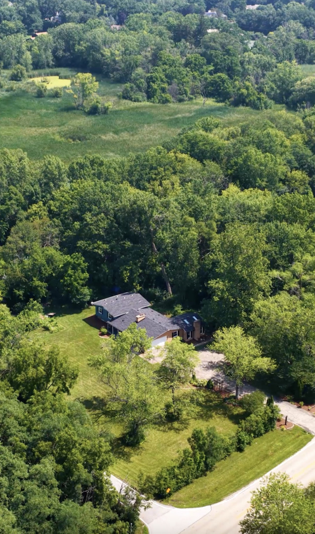 222 Bradwell Road Inverness, IL 60010 - Photo 41 of 46 a view of a backyard