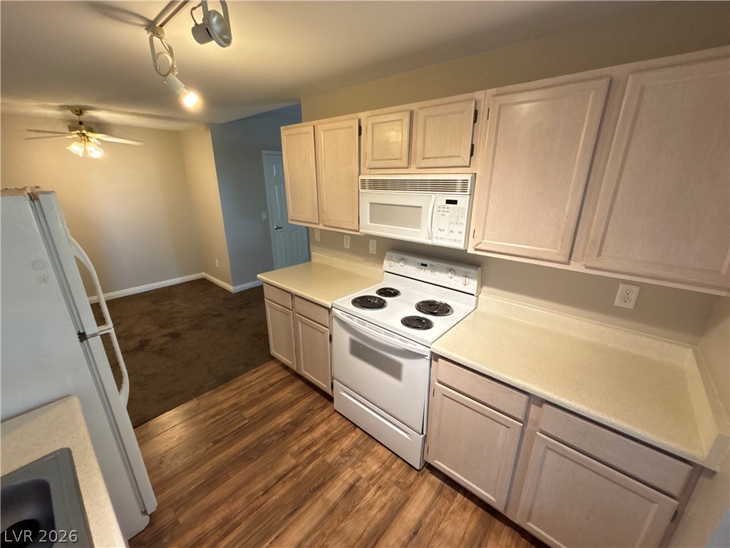 231 West Horizon Ridge Parkway, Unit 124 Henderson, NV 89012 - Photo 10 of 31