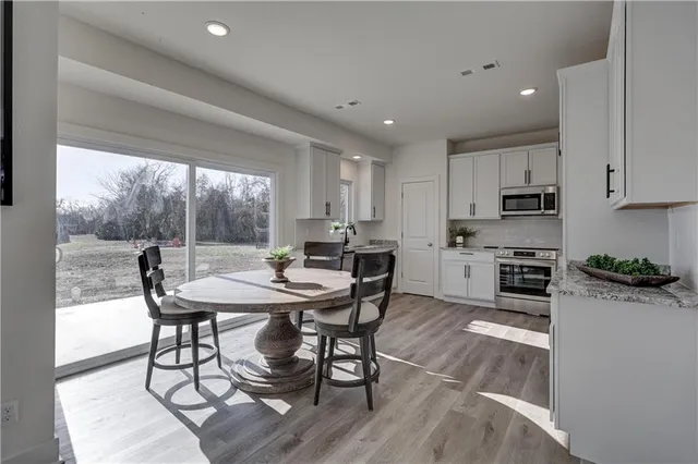 $399,900 | 1816 Silverback Way, Pittsburg, KS 66762