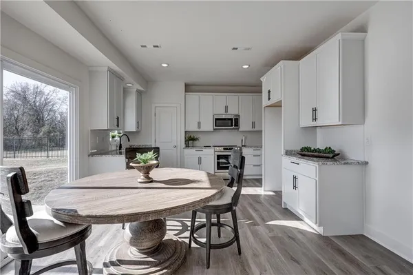 $399,900 | 1816 Silverback Way, Pittsburg, KS 66762