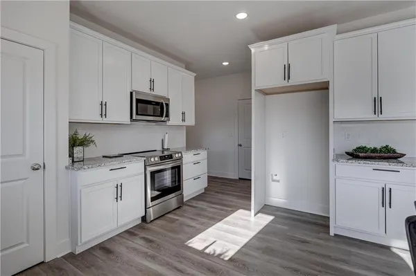 $399,900 | 1816 Silverback Way, Pittsburg, KS 66762