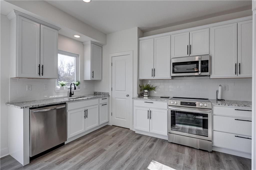 1816 Silverback Way Pittsburg, KS 66762 - Photo 20 of 54