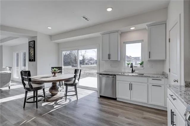 $399,900 | 1816 Silverback Way, Pittsburg, KS 66762