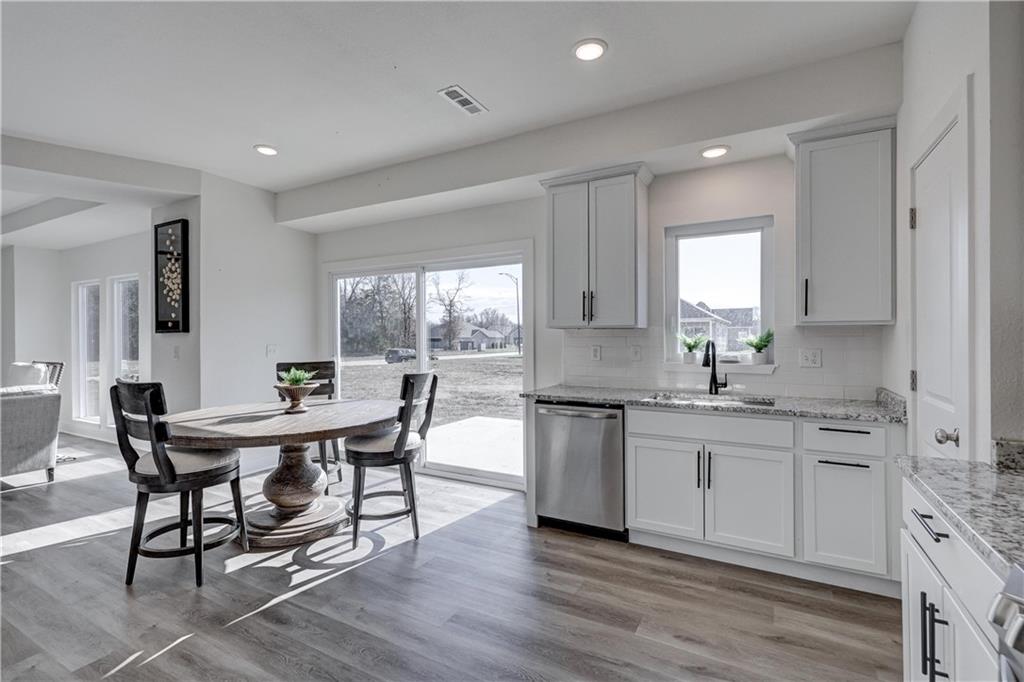 1816 Silverback Way Pittsburg, KS 66762 - Photo 23 of 54