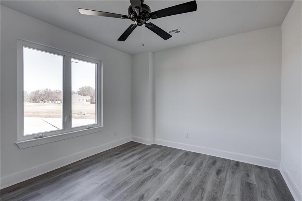 1816 Silverback Way Pittsburg, KS 66762 - Photo 36 of 54