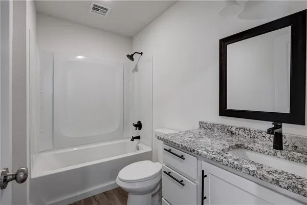 $399,900 | 1816 Silverback Way, Pittsburg, KS 66762