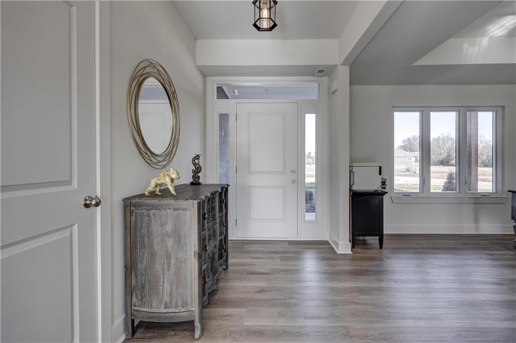 1816 Silverback Way Pittsburg, KS 66762 - Photo 4 of 54