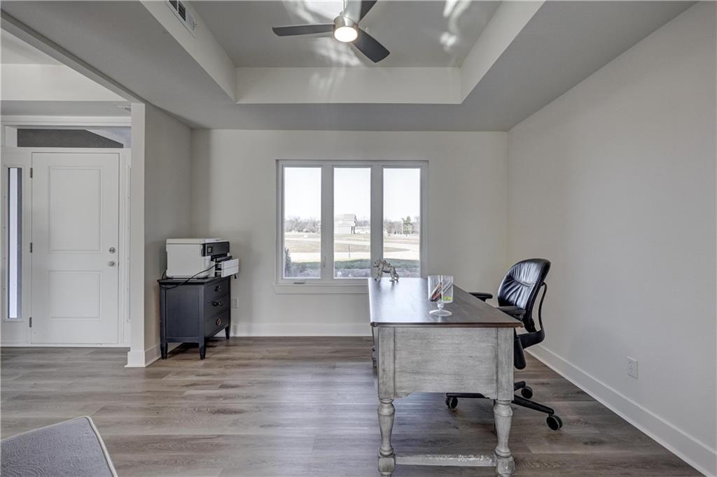 1816 Silverback Way Pittsburg, KS 66762 - Photo 7 of 54