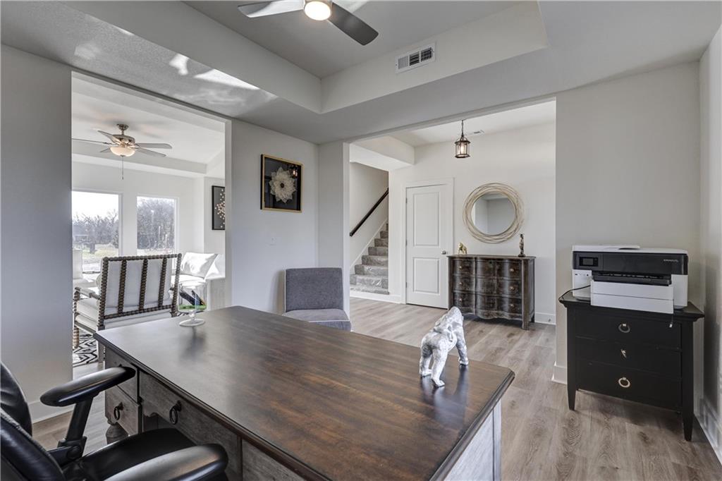 1816 Silverback Way Pittsburg, KS 66762 - Photo 8 of 54