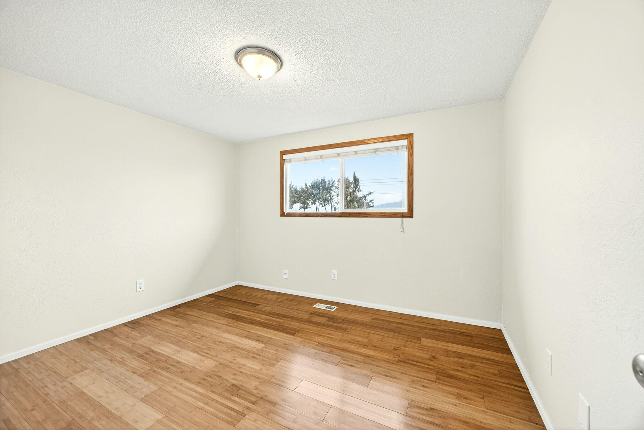 105 Houston Road Phoenix, OR 97535 - Photo 15 of 32 ApxHR00025