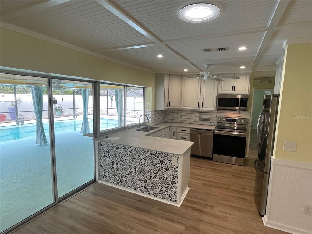 6108 11th Avenue West Bradenton, FL 34209 - Photo 11 of 40