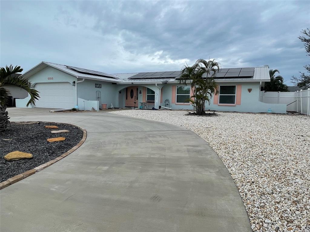 6108 11th Avenue West Bradenton, FL 34209 - Photo 2 of 40