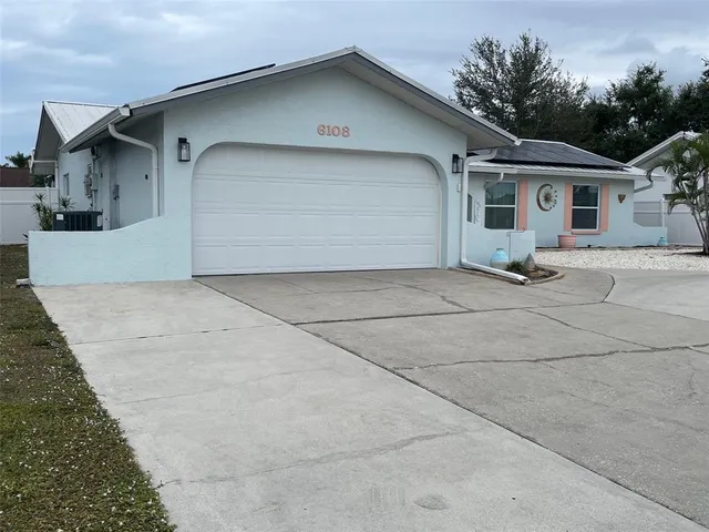 $2,900 | 6108 11th Avenue West, Bradenton, FL 34209