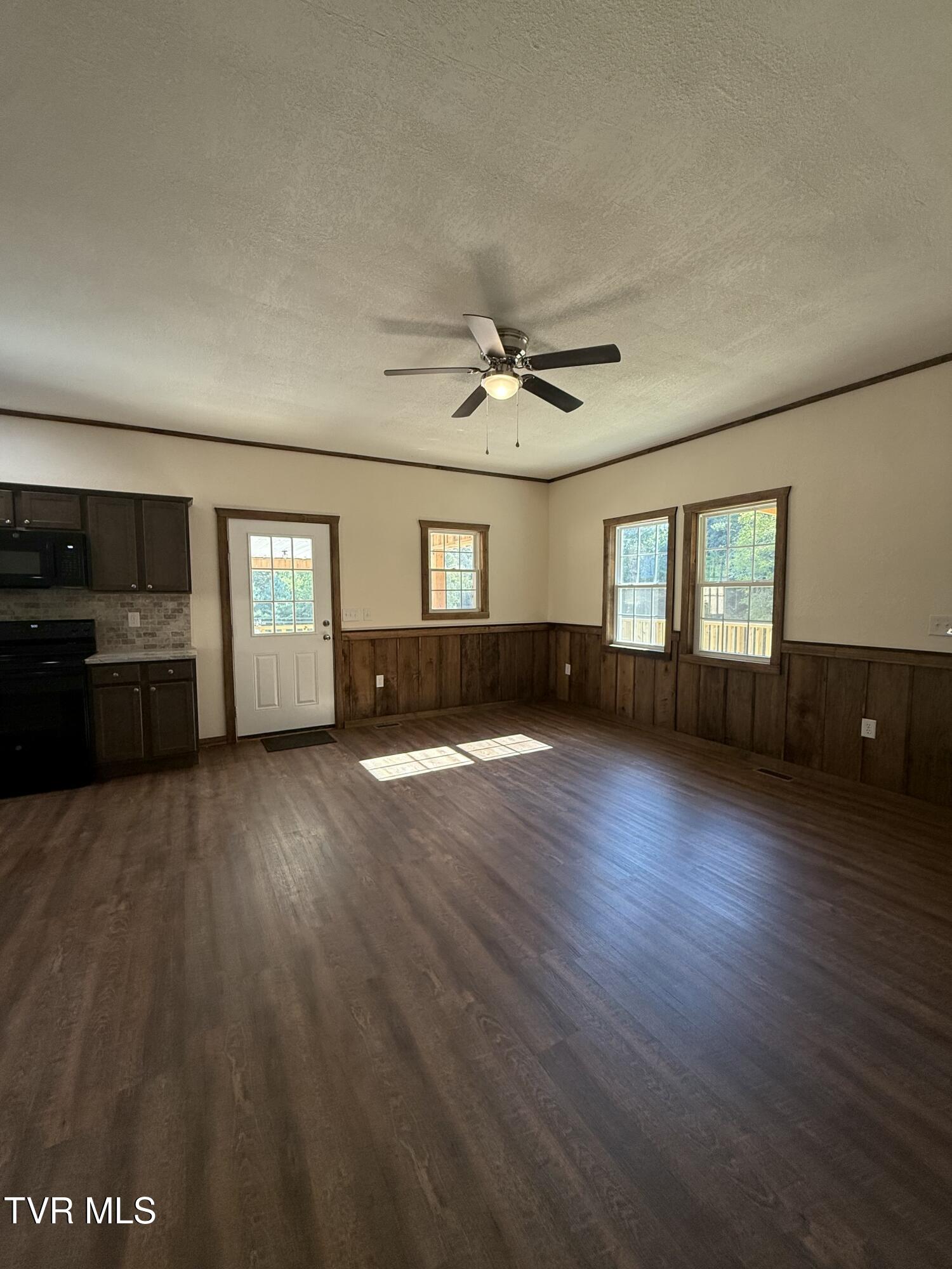 471 Early Branch Road Rogersville, TN 37857 - Photo 12 of 38 IMG_4944