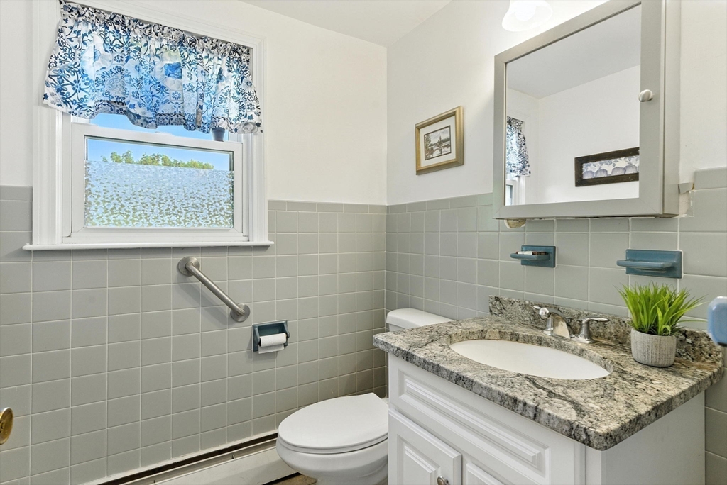 138 Pelham Island Road Wayland, MA 01778 - Photo 17 of 36