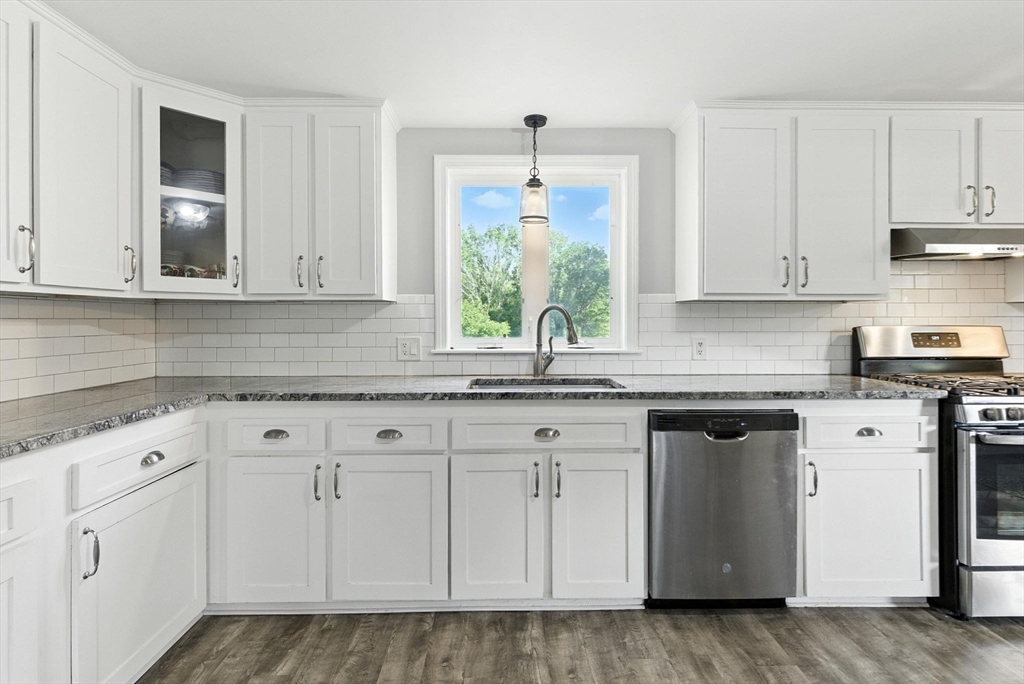 138 Pelham Island Road Wayland, MA 01778 - Photo 9 of 36