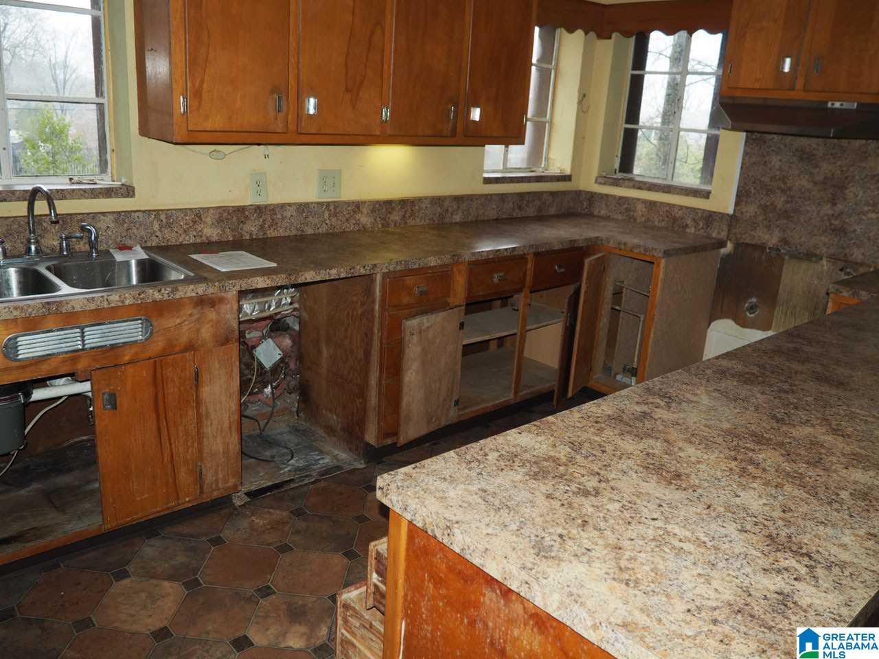 2256 Tyler Road Birmingham, AL 35226 - Photo 6 of 20