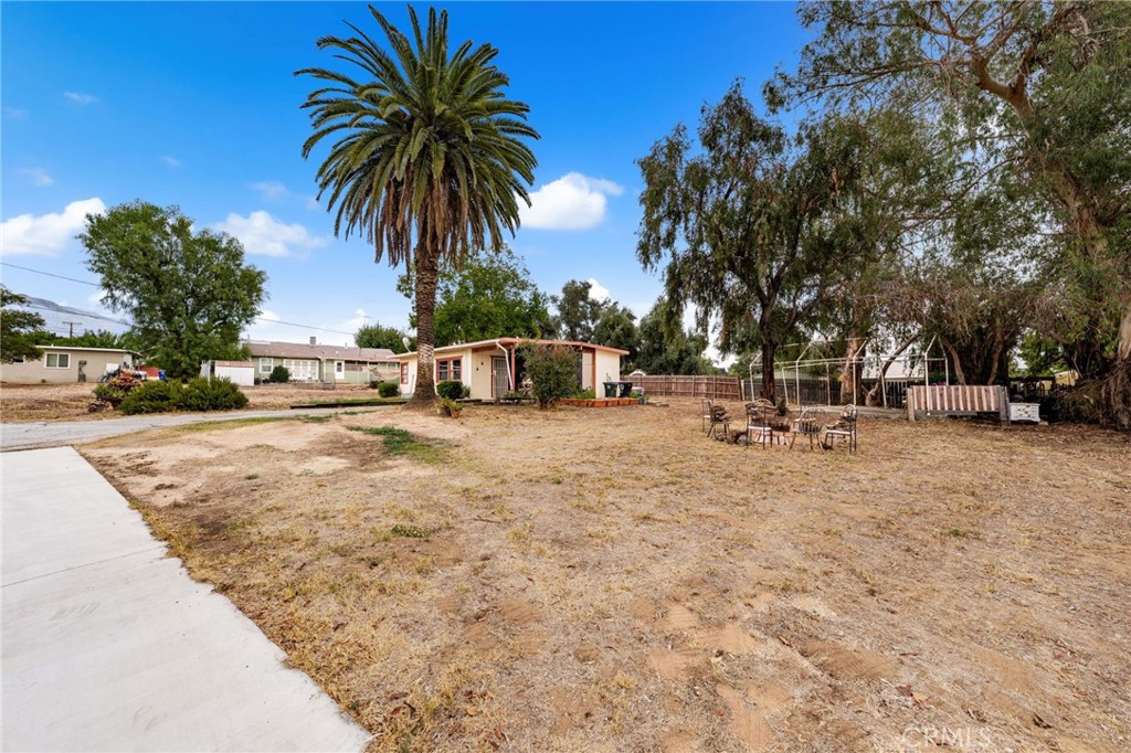 11870 3rd Street Yucaipa, CA 92399 - Photo 7 of 18