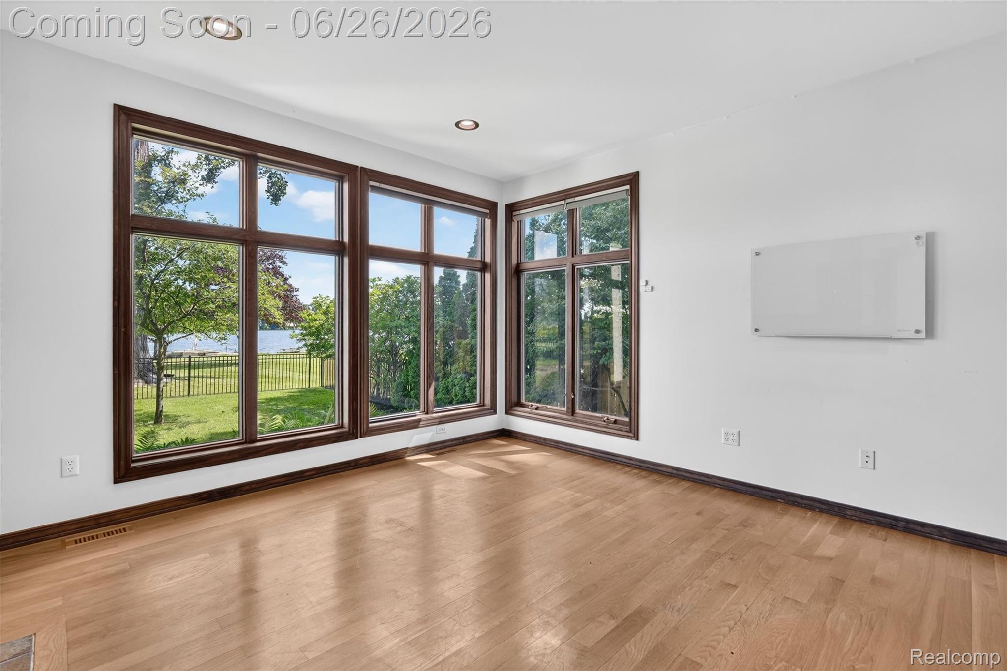 3478 Lexington Road Waterford, MI 48328 - Photo 10 of 52 36-3478-Lexington-Dr-Waterford-Township-MI-48328-WindowStill.jpg