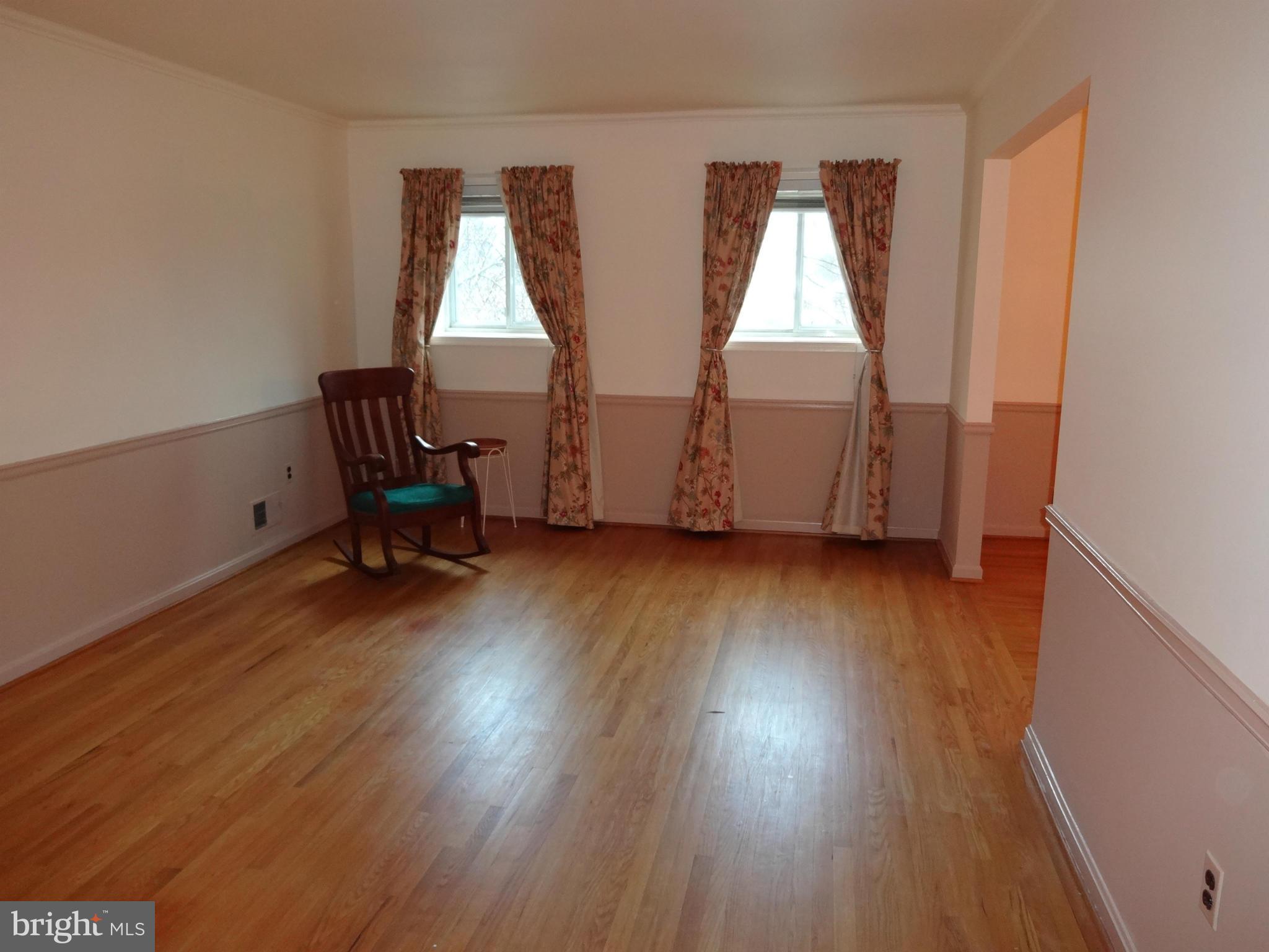 2901 Gold Mine Road Brookeville, MD 20833 - Photo 3 of 29 Living Room