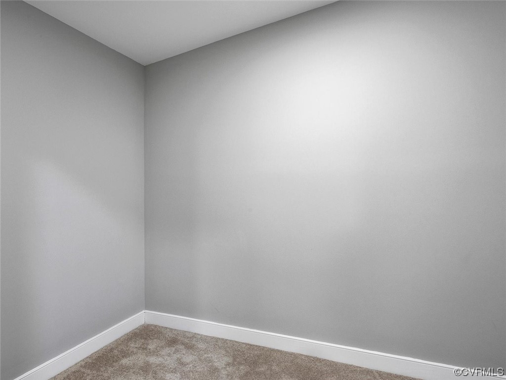 6903 Everview Road Richmond, VA 23226 - Photo 25 of 34 a room that has a window