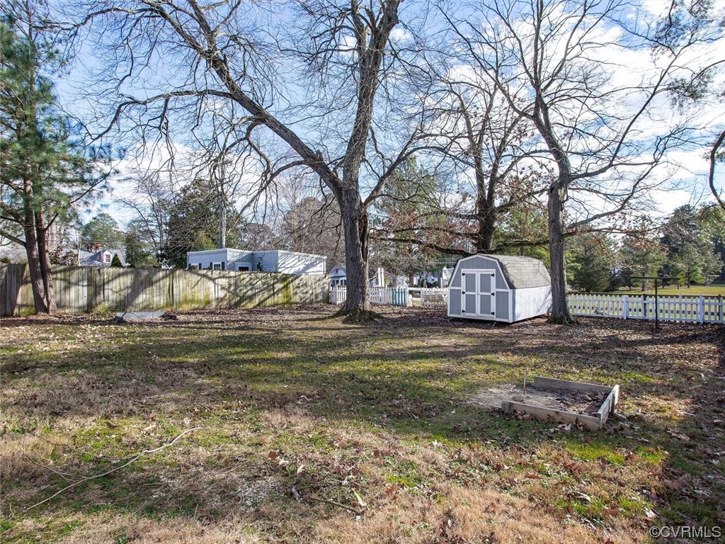 6903 Everview Road Richmond, VA 23226 - Photo 30 of 34 a view of a park with large trees