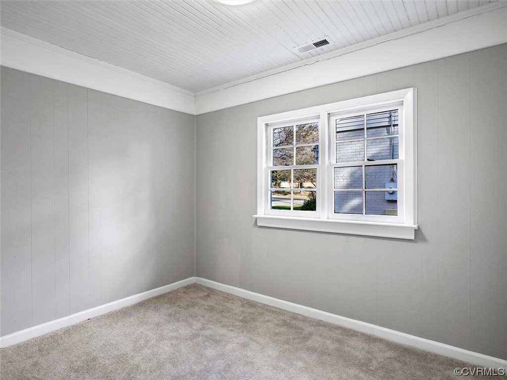 6903 Everview Road Richmond, VA 23226 - Photo 8 of 34 an empty room with a window