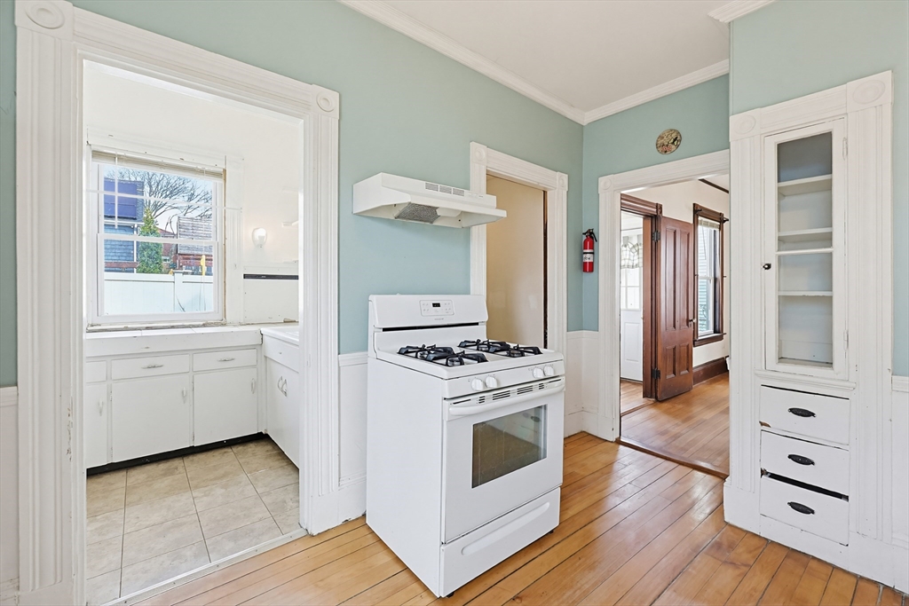 13 Rhodes Avenue Lynn, MA 01904 - Photo 16 of 39