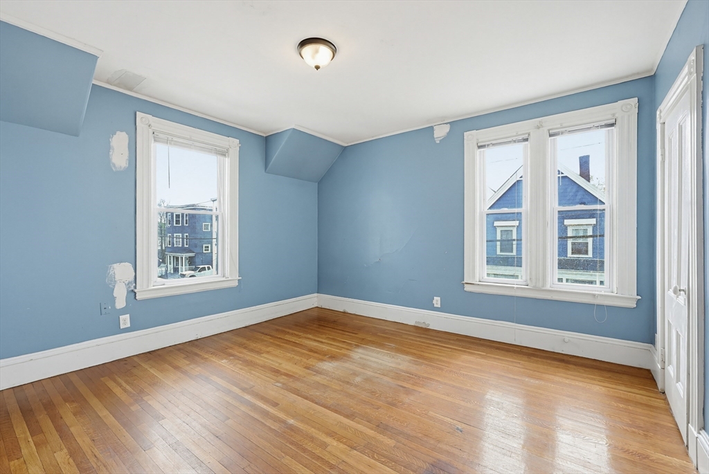 13 Rhodes Avenue Lynn, MA 01904 - Photo 24 of 39