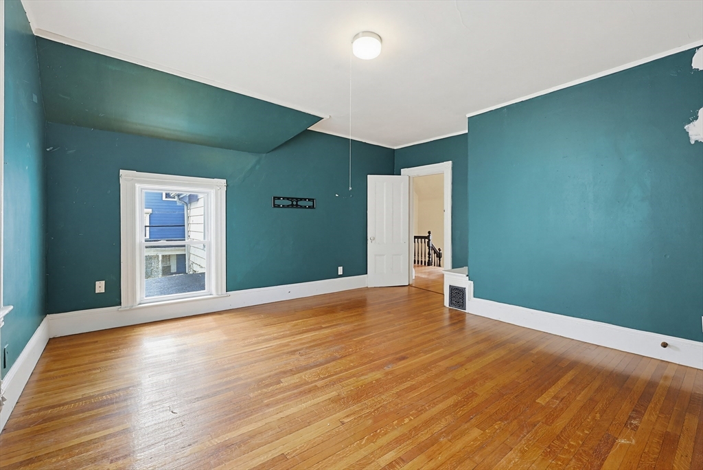 13 Rhodes Avenue Lynn, MA 01904 - Photo 25 of 39