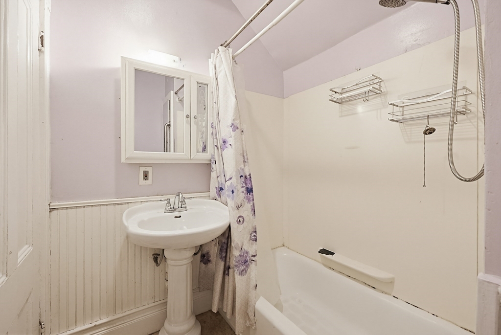 13 Rhodes Avenue Lynn, MA 01904 - Photo 32 of 39