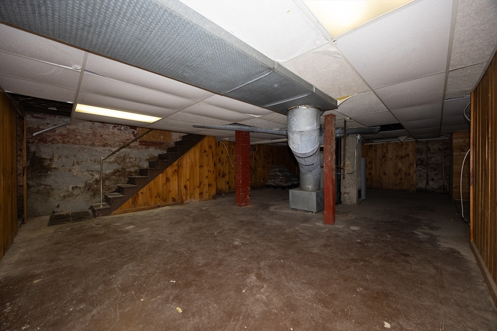 13 Rhodes Avenue Lynn, MA 01904 - Photo 33 of 39