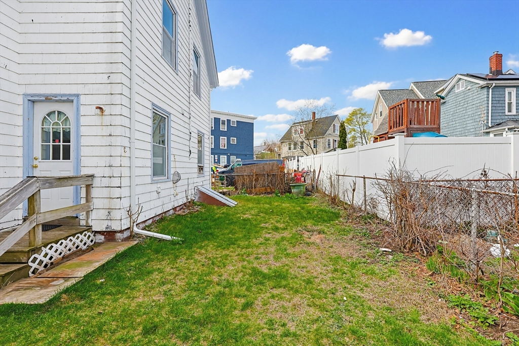 13 Rhodes Avenue Lynn, MA 01904 - Photo 4 of 39