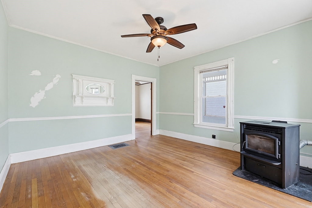 13 Rhodes Avenue Lynn, MA 01904 - Photo 8 of 39