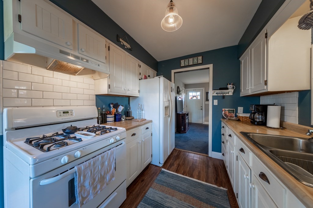 37 Brae Road Fairhaven, MA 02719 - Photo 11 of 18 Gallery Image 11