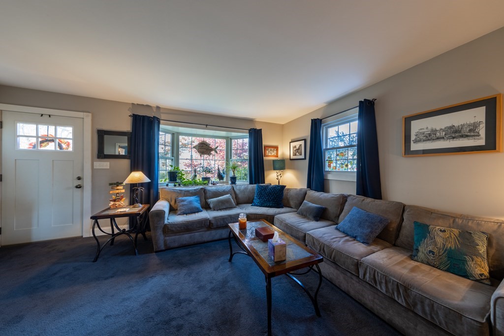 37 Brae Road Fairhaven, MA 02719 - Photo 6 of 18 Gallery Image 6