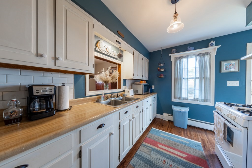37 Brae Road Fairhaven, MA 02719 - Photo 9 of 18 Gallery Image 9
