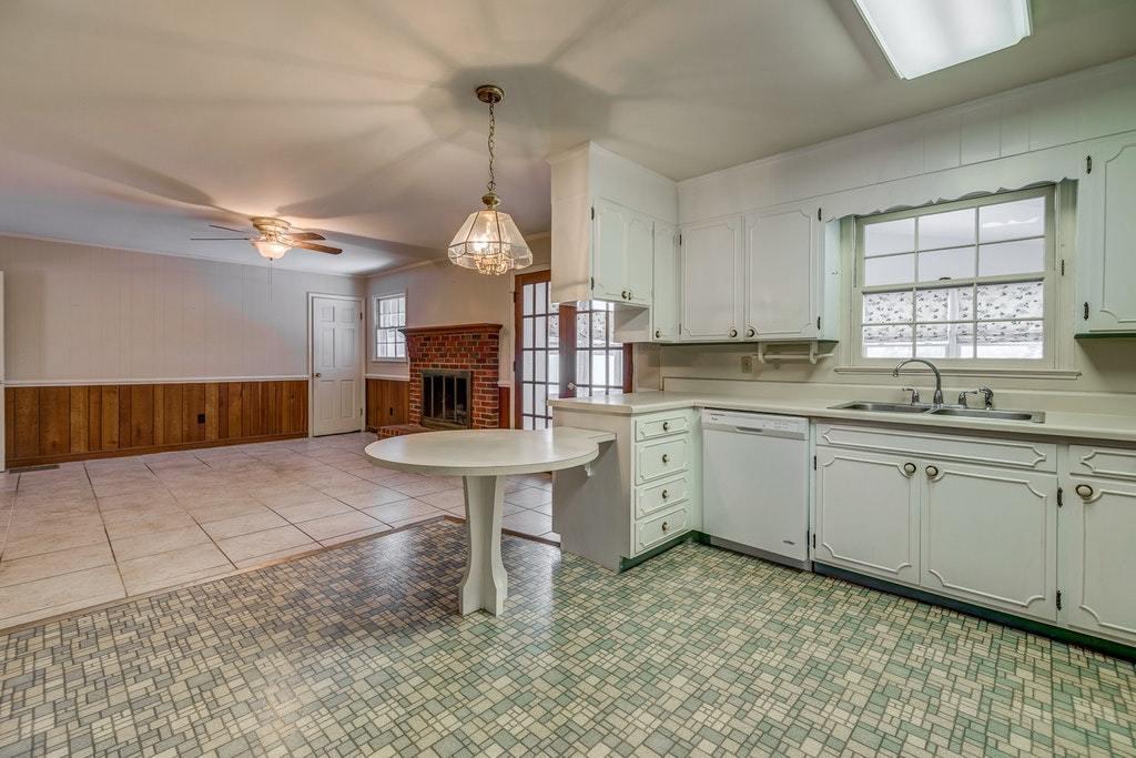 3115 Harmony Road Roanoke, VA 24018 - Photo 8 of 38 008-301312-3115 Harmony Road 08_7335259