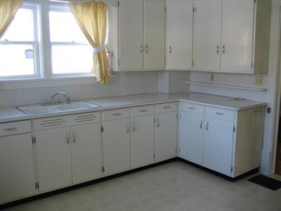 621 South Hooker Avenue Three Rivers, MI 49093 - Photo 2 of 8 Additional Photo