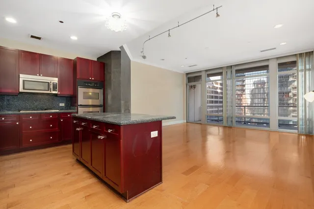 $495,000 | 333 North Canal Street, Unit 1403, Chicago, IL 60606