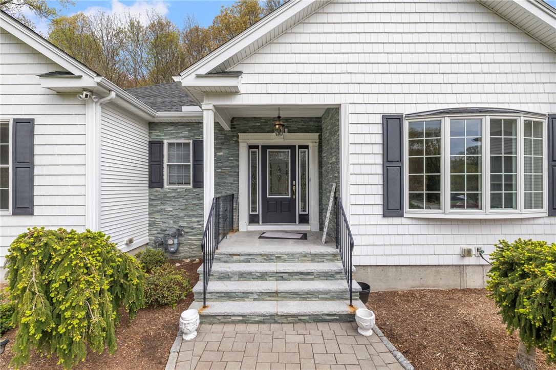 136 Rome Court Cranston, RI 02921 - Photo 31 of 35