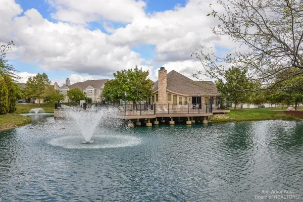 $257,900 | 1573 Oakfield Drive, Ann Arbor, MI 48108