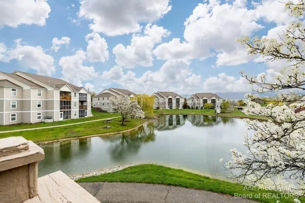 $257,900 | 1573 Oakfield Drive, Ann Arbor, MI 48108