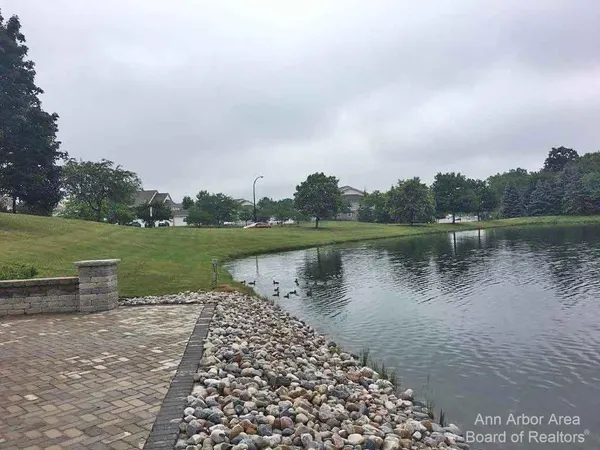 $257,900 | 1573 Oakfield Drive, Ann Arbor, MI 48108