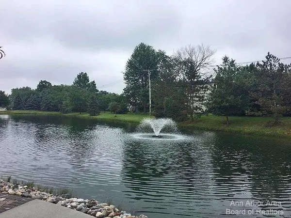 $257,900 | 1573 Oakfield Drive, Ann Arbor, MI 48108