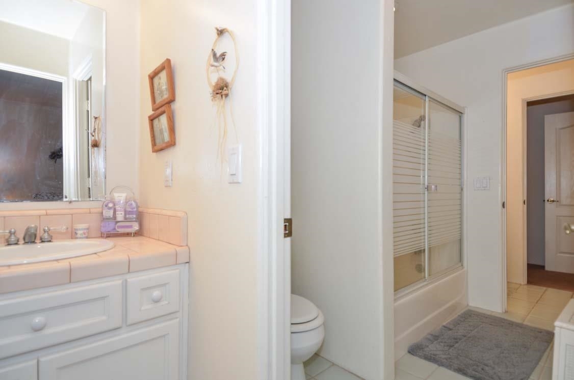 4132 Olive Hill Road Fallbrook, CA 92028 - Photo 15 of 25 Jack and Jill Bath