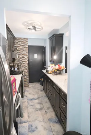 $250,000 | 8 Fordham Hill Ovl, Unit 17F | University Heights