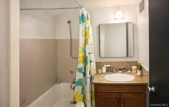 $250,000 | 8 Fordham Hill Ovl, Unit 17F | University Heights