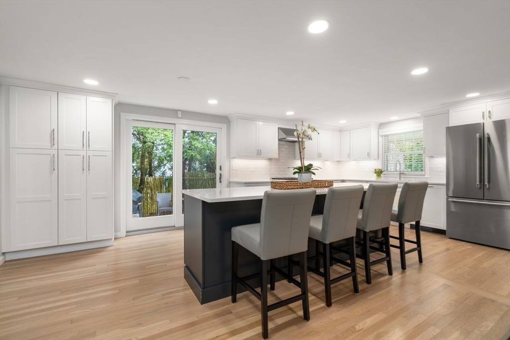 21 Madison Road Wellesley, MA 02481 - Photo 5 of 35
